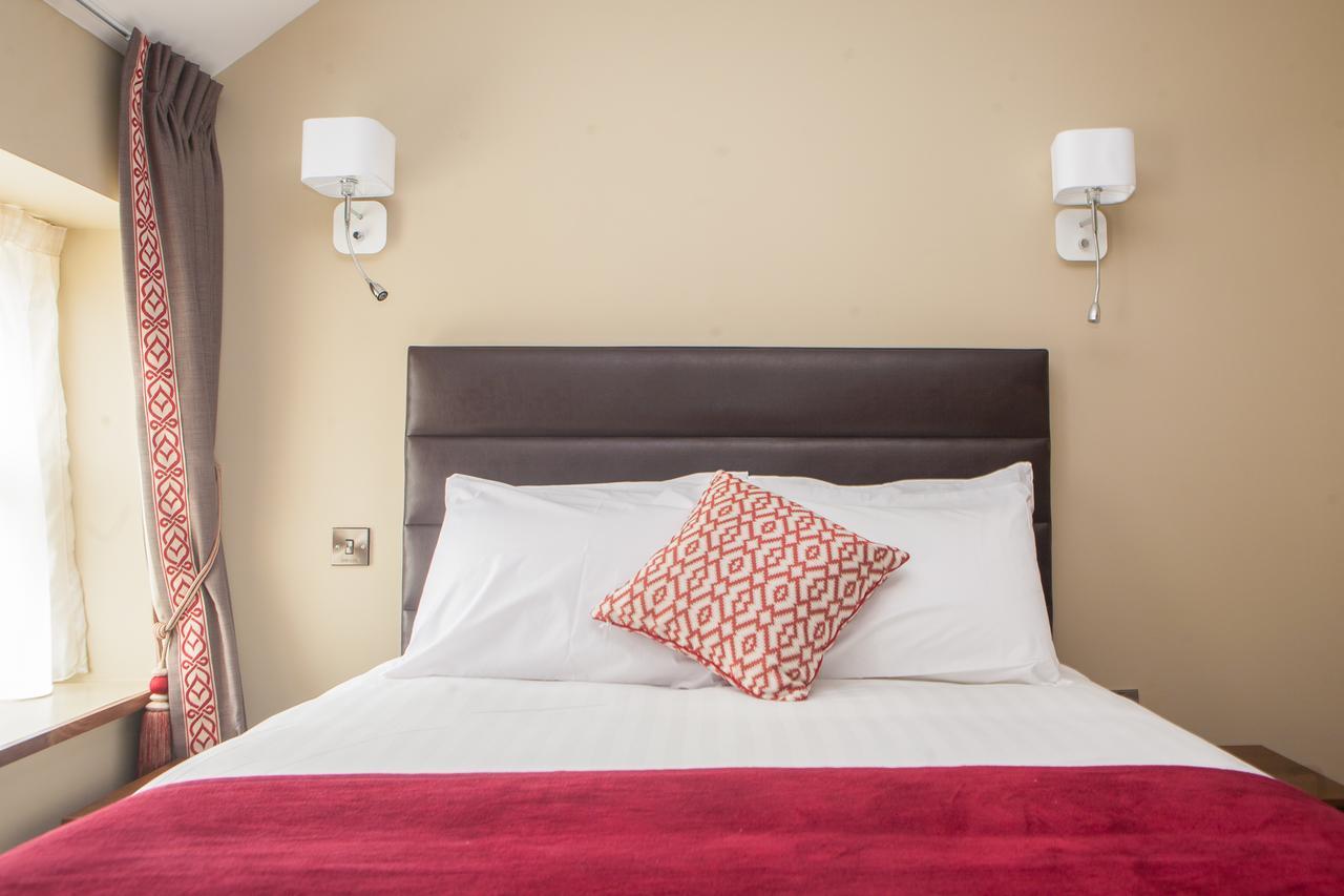 Small Double Room,1706950849:JPEG
